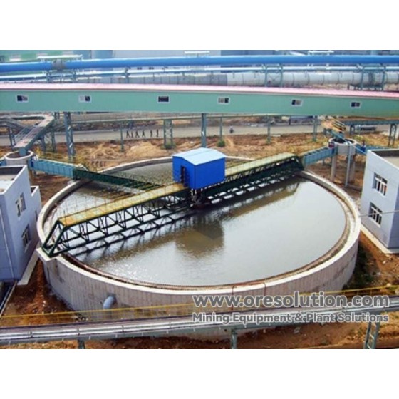 Épaississeur périphérique à crémaillère