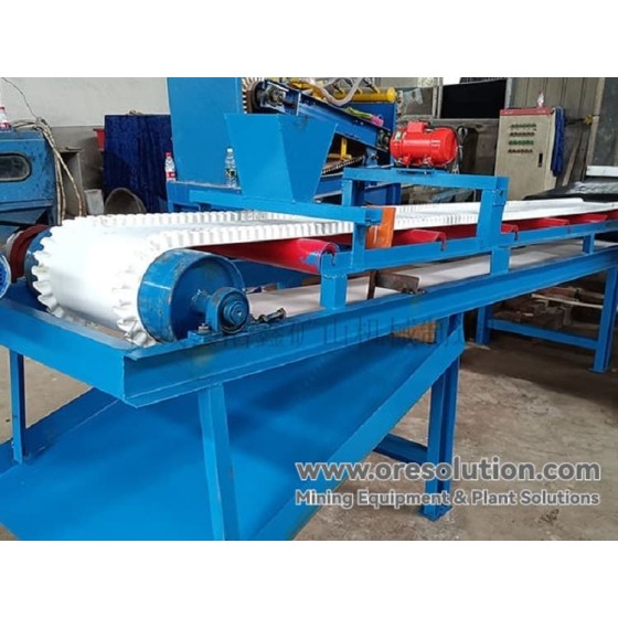 Sas vibrant suspendu avec tapis